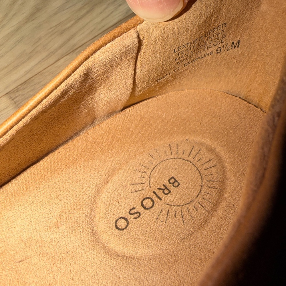 Brioso Emmaline Brown Brazilian Leather Flat Comfort Wedge Sz 9.5 NWOT $150 - Picture 3 of 8